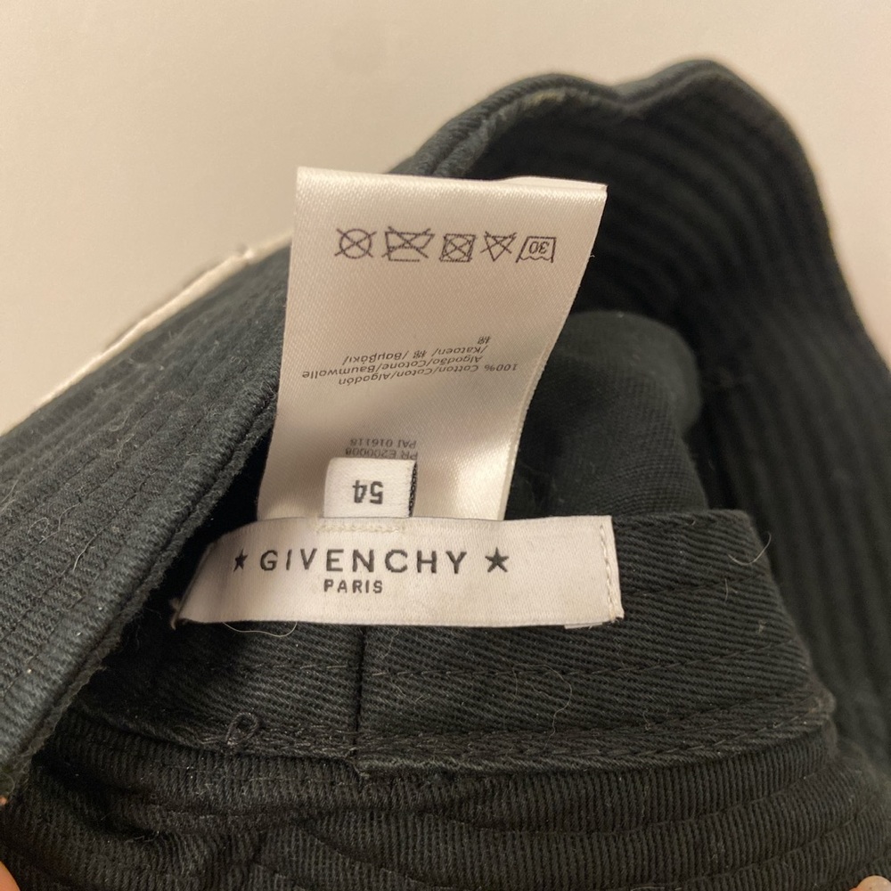 Givenchy Logo Bucket Hat - Picture 2 of 4